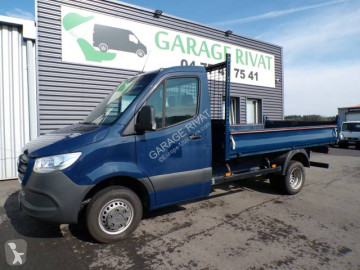 Utilitaire benne standard Mercedes
