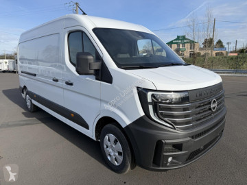 Fourgon Nissan
