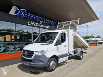 Utilitaire benne Mercedes