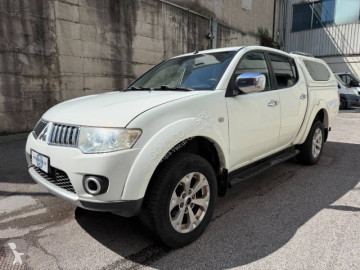 Camioneta pick-up Mitsubishi