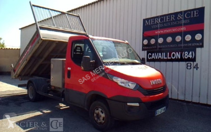 Con volquete Iveco