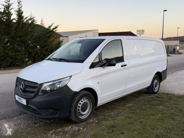 Fourgon utilitaire Mercedes