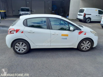 Peugeot208
