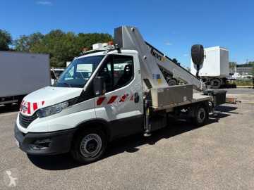 Con volquete Iveco