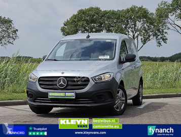 Furgon dostawczy Mercedes