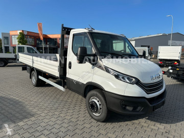 Utilitaire plateau ridelles Iveco