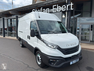 Fourgon long Iveco neuf