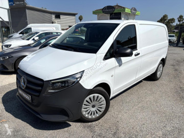 Fourgon moyen Mercedes