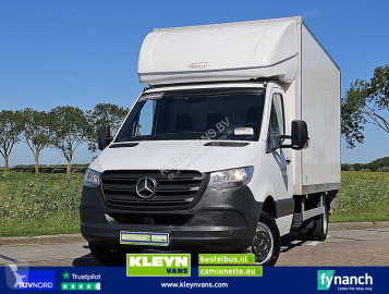 Furgon dostawczy Mercedes