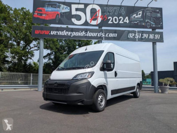 Fourgon moyen Peugeot
