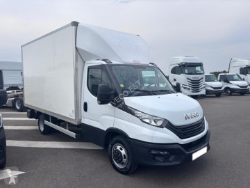 Con volquete Iveco