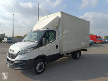 Furgón largo Iveco