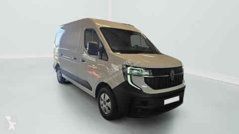 Fourgon long Renault neuf