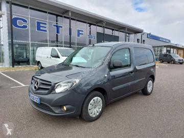 Fourgonnette Mercedes