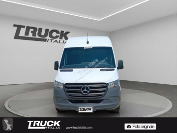 Furgon dostawczy Mercedes