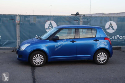 Sedan Suzuki