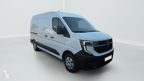 Fourgon long Renault neuf