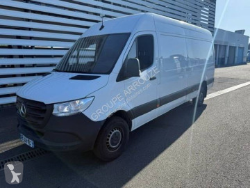 شاحنة طويلة Mercedes