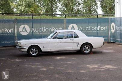 Ford Mustang V8