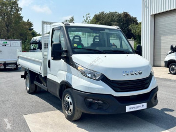 Utilitaire benne standard Iveco