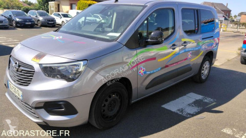 Caja cerrada Opel