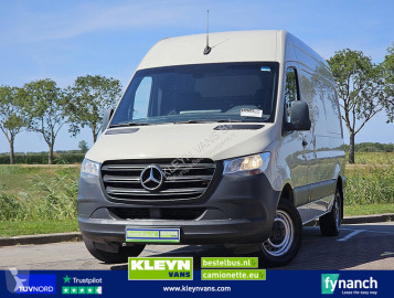 Fourgon Mercedes