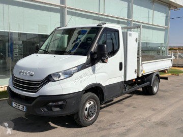 Con volquete Iveco