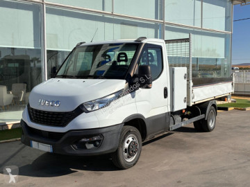 Con volquete Iveco