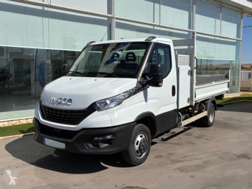 Con volquete Iveco
