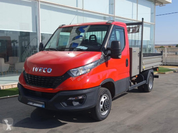 Con volquete Iveco