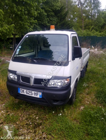 Utilitaire benne standard Piaggio