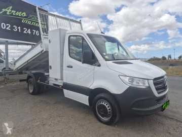 Utilitaire benne Mercedes