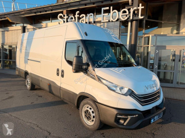 Fourgon long Iveco neuf