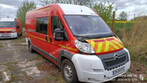 Citroën mid-size van