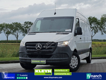 Fourgon utilitaire Mercedes