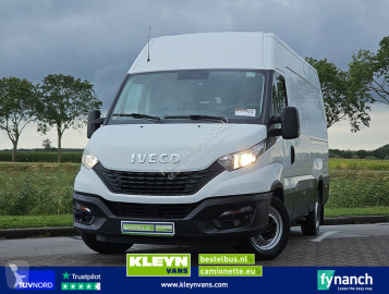 عربة نفعية مقفلة Iveco