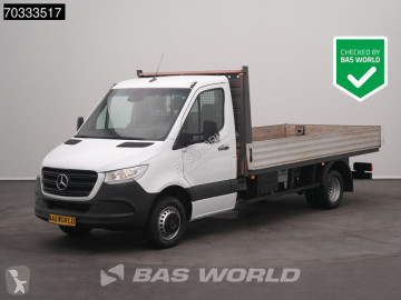 Utilitaire plateau Mercedes