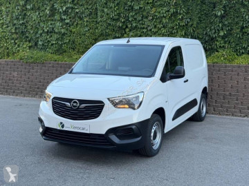 Lehké dodávkové auto Opel