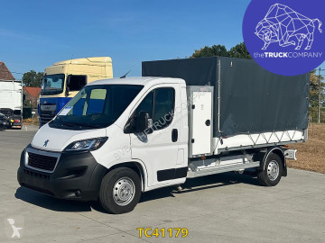 Peugeot tipper van
