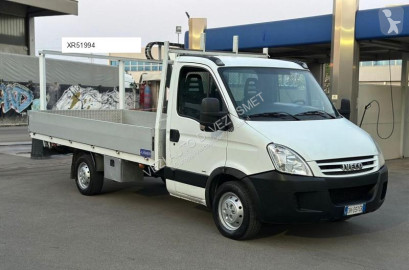 Utilitaire plateau Iveco