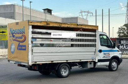 Utilitaire plateau Iveco
