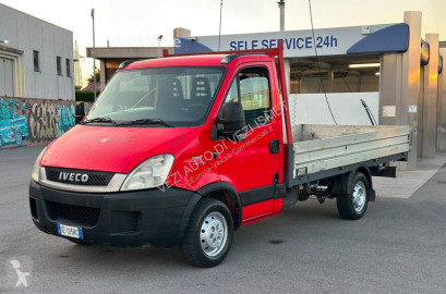 Utilitaire plateau Iveco