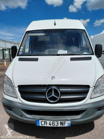 Fourgon long Mercedes