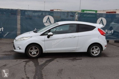 Coche berlina Ford