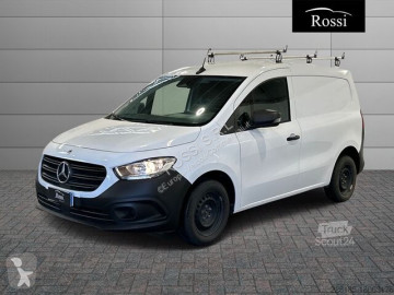 Fourgon utilitaire Mercedes