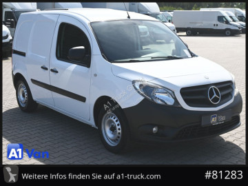 Fourgonnette Mercedes