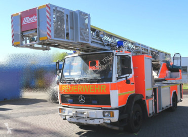 Vrachtwagen brandweer Mercedes