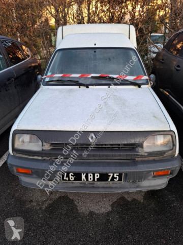 Fourgon Renault