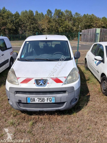 Peugeot van