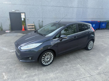 Carro Ford